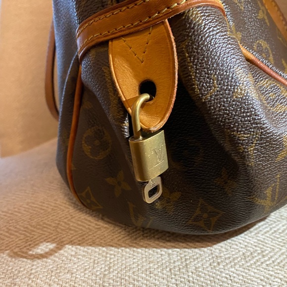 Louis Vuitton Montorgueil with LV Lock and Key - Picture 8 of 16